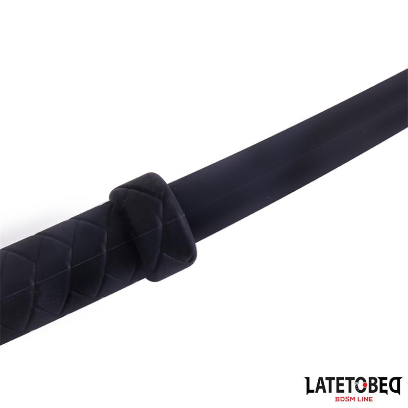 LATETOBED BDSM LINE - LÁTIGO DE SILICONA 61 CM