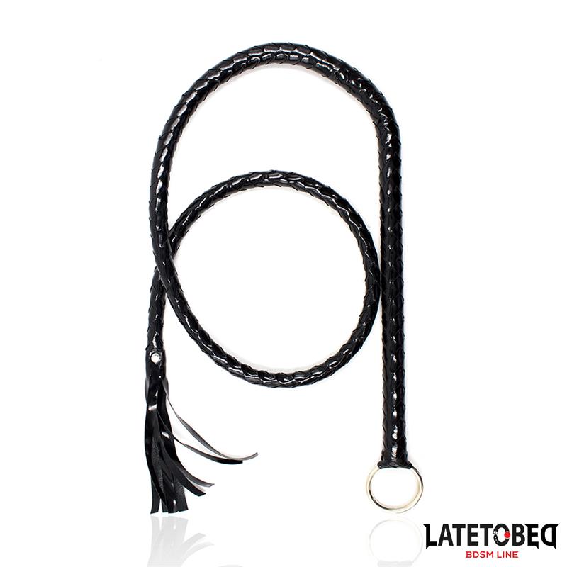 LATETOBED BDSM LINE - LÁTIGO NEGRO BRILLANTE 138CM