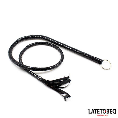 LATETOBED BDSM LINE - LÁTIGO NEGRO BRILLANTE 138CM