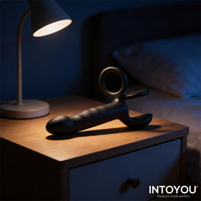 INTOYOU - MAGNOR DILDO CON ANILLO DOBLE Y ESTIMULADOR DE TESTÍCULOS
