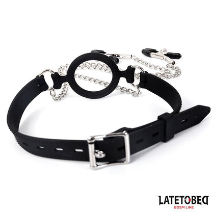 LATETOBED BDSM LINE - MORDAZA DE ARO CON PINZAS PARA PEZONES