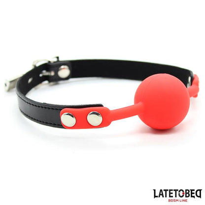 LATETOBED BDSM LINE - MORDAZA SILICONA CON CANDADO ROJO