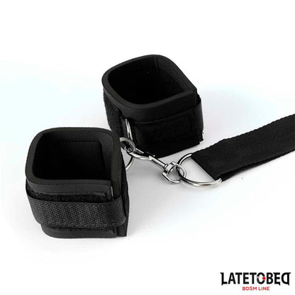 LATETOBED BDSM LINE - MORDAZA Y ESPOSAS EN RESTRICCIONES