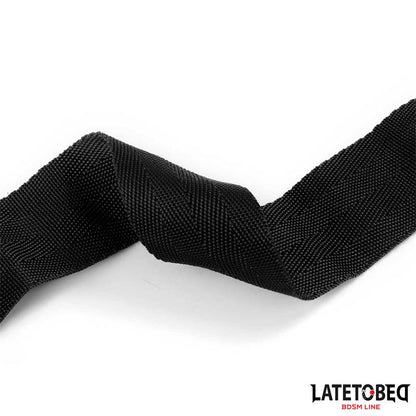 LATETOBED BDSM LINE - MORDAZA Y ESPOSAS EN RESTRICCIONES