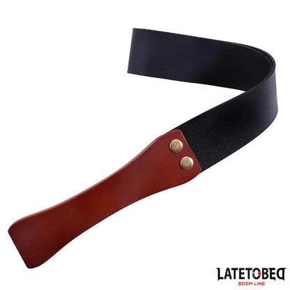 LATETOBED BDSM LINE - PALA CON MANGO DE MADERA 47 CM