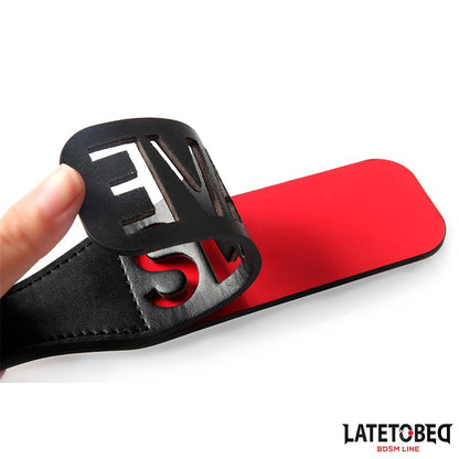 LATETOBED BDSM LINE - PALA DOBLE CAPA LEMA SLAVE 32 CM