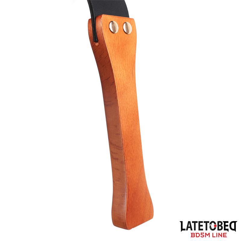 LATETOBED BDSM LINE - PALA FLEXIBLE CON MANGO DE MADERA 51 CM