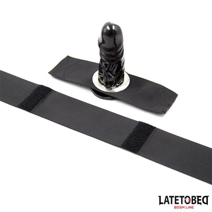 LATETOBED BDSM LINE - PENE PEQUEÑO MULTIPOSICIÓN PIERNA NEGRO