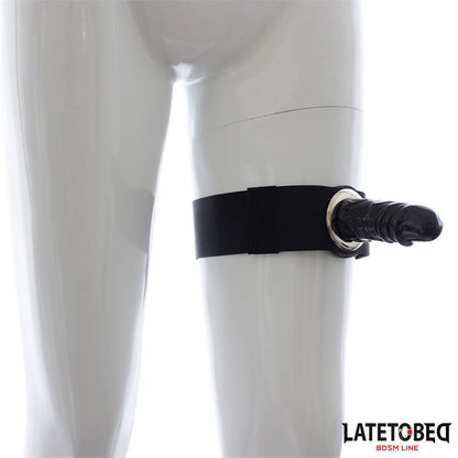 LATETOBED BDSM LINE - PENE PEQUEÑO MULTIPOSICIÓN PIERNA NEGRO