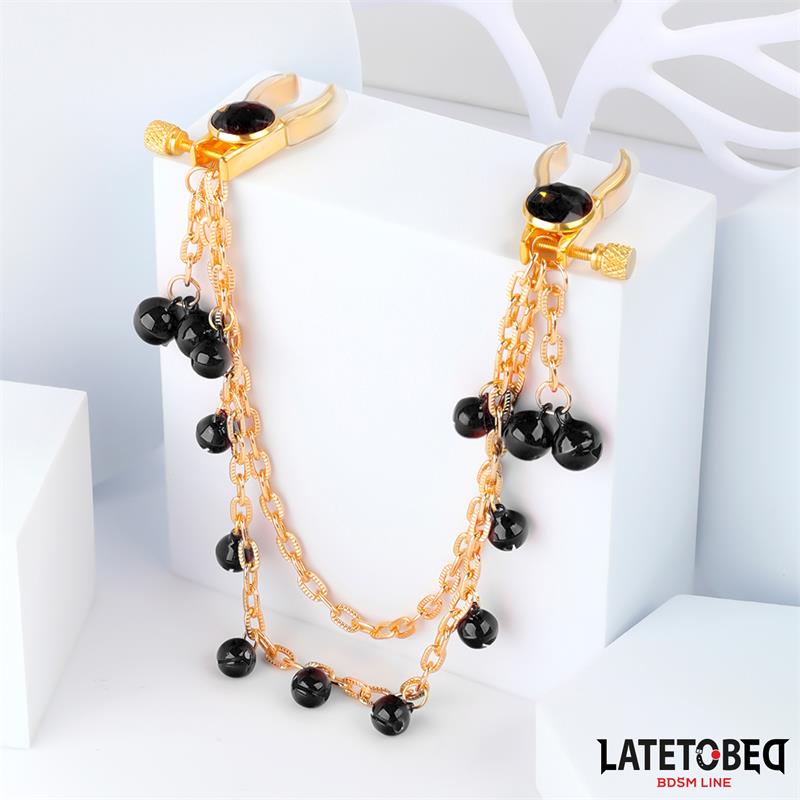 LATETOBED BDSM LINE - PINZAS PARA PEZONES CON CADENA Y CASCABELES
