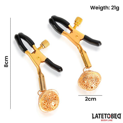 LATETOBED BDSM LINE - PINZAS PARA PEZONES CON CASCABEL DORADO Y NEGRO
