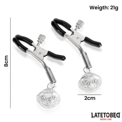 LATETOBED BDSM LINE - PINZAS PARA PEZONES CON CASCABEL PLATEADO Y NEGRO
