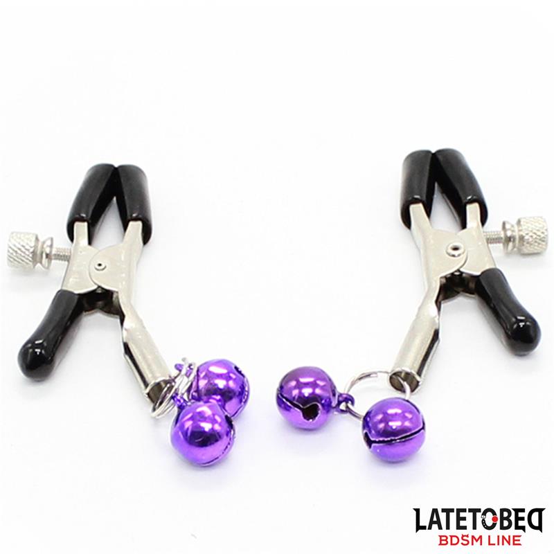 LATETOBED BDSM LINE - PINZAS PARA PEZONES CON CASCABELES PÚRPURA