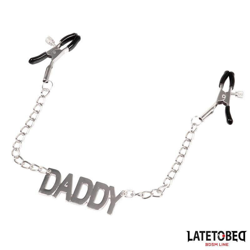 LATETOBED BDSM LINE - PINZAS PARA PEZONES LEMA DADDY