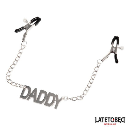 LATETOBED BDSM LINE - PINZAS PARA PEZONES LEMA DADDY