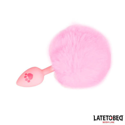 LATETOBED BDSM LINE - PLUG ROSA DE SILCONA CON POMPÓN ROSA