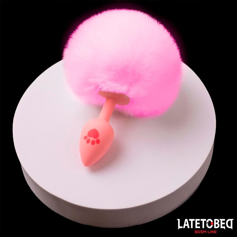 LATETOBED BDSM LINE - PLUG ROSA DE SILCONA CON POMPÓN ROSA