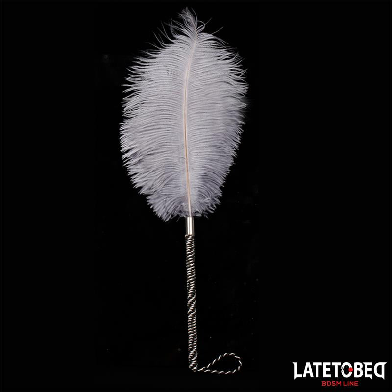 LATETOBED BDSM LINE - PLUMA ESTIMULADORA 44 CM