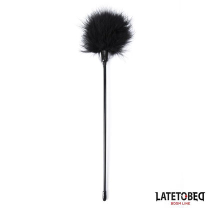 LATETOBED BDSM LINE - PLUMERO CLÁSICO NEGRO 41CM