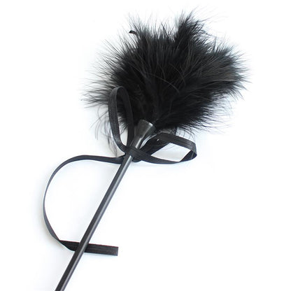 LATETOBED BDSM LINE - PLUMERO Y FUSTA 2 EN 1 49 CM NEGRO