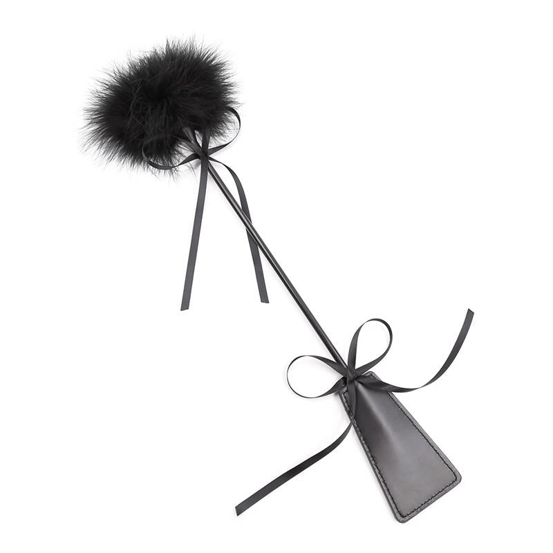 LATETOBED BDSM LINE - PLUMERO Y FUSTA 2 EN 1 49 CM NEGRO