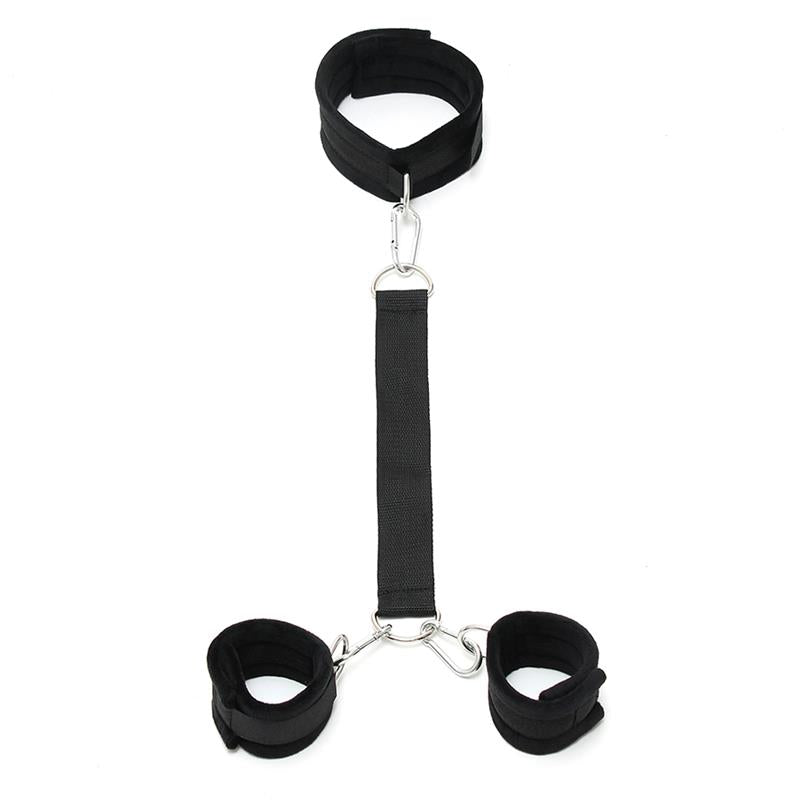 BONDAGE PLAY - COLLAR CON ESPOSAS AJUSTABLES  NEGRO