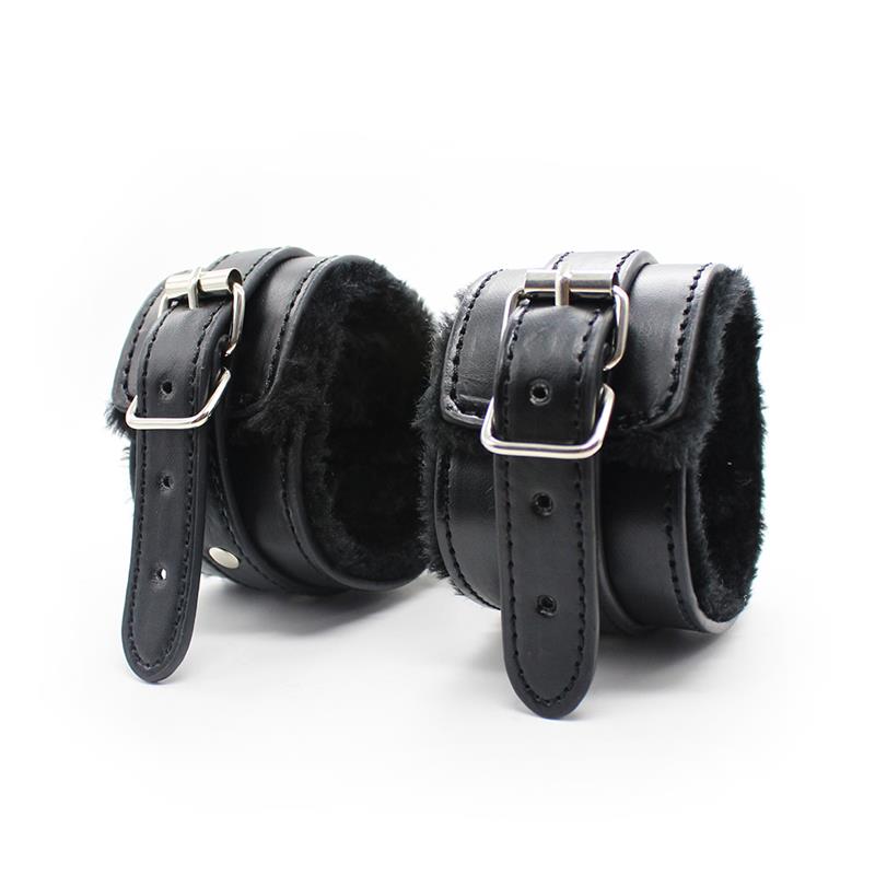 INTOYOU BDSM LINE - SET BONDAGE 11 PIEZAS NEGRO