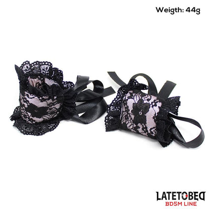 LATETOBED BDSM LINE - SET DE 2 PIEZAS ANTIFAZ Y ESPOSAS DE ENCAJE