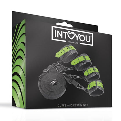 INTOYOU SHINING LINE - SET DE ATADURAS PARA LA CAMA CON ESPOSAS QUE BRILLAN EN LA OSCURIDAD