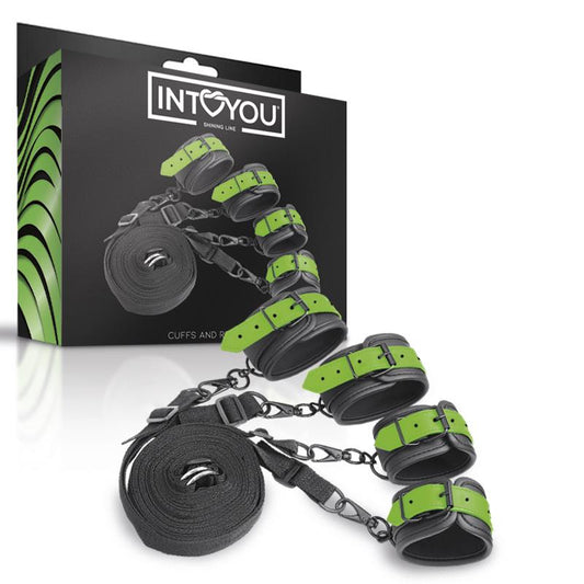INTOYOU SHINING LINE - SET DE ATADURAS PARA LA CAMA CON ESPOSAS QUE BRILLAN EN LA OSCURIDAD