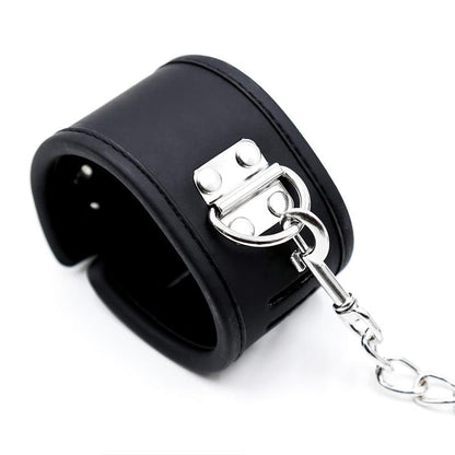INTOYOU BLACK SHADOW - SET DE COLLAR CON ESPOSAS Y PARA MUÑECAS CUERO VEGANO