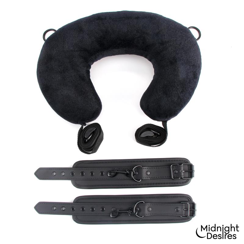 MIDNIGHT DESIRES - SET DE RESTRICCIONES CON COJÍN PARA EL CUELLO