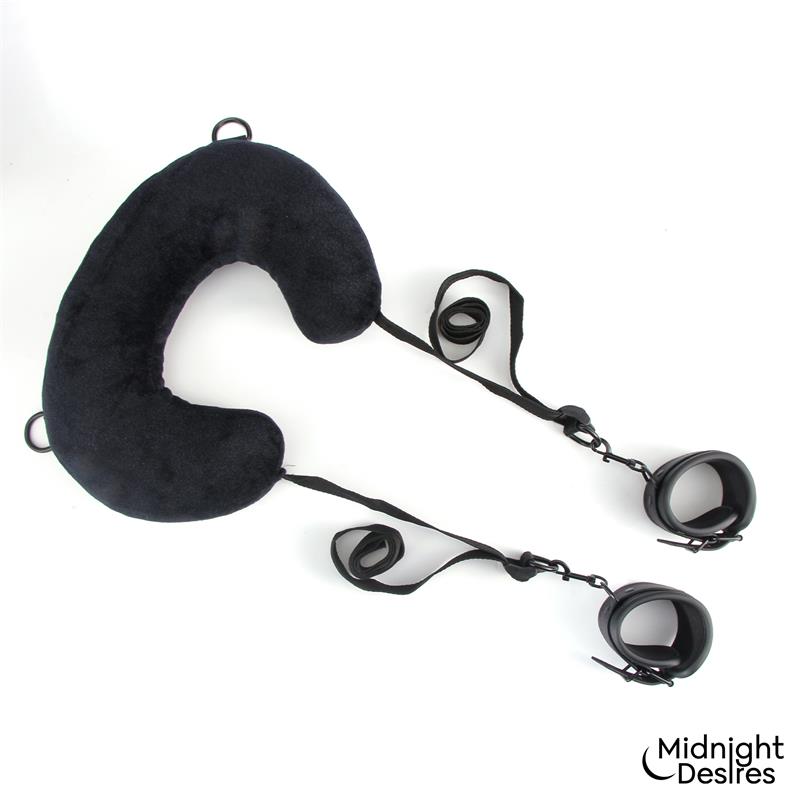 MIDNIGHT DESIRES - SET DE RESTRICCIONES CON COJÍN PARA EL CUELLO
