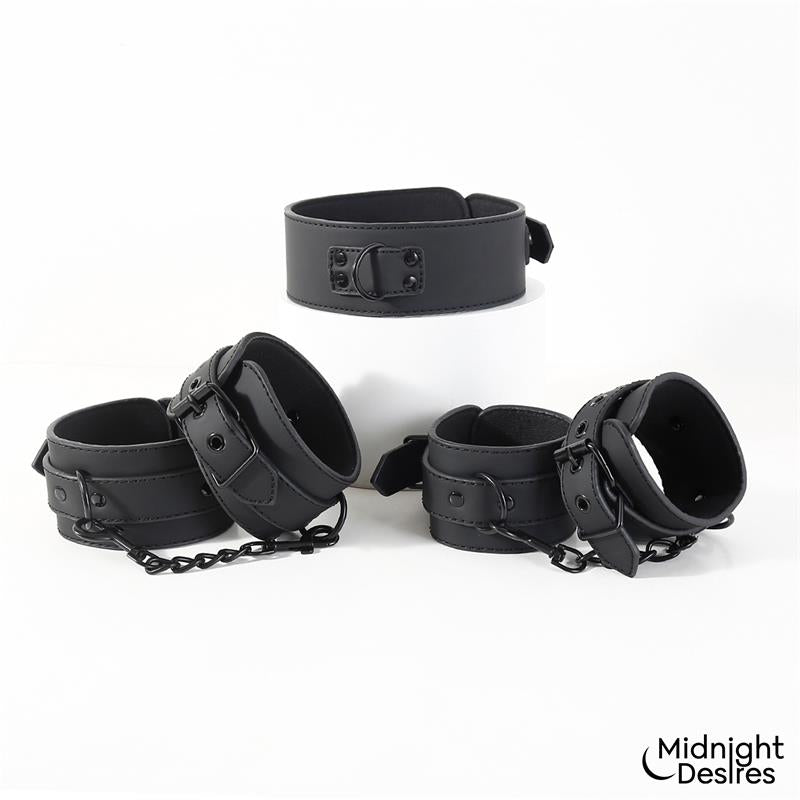 MIDNIGHT DESIRES - SET DE RESTRICCIONES CON ESPOSAS Y COLLAR CON CORREA