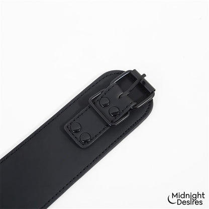 MIDNIGHT DESIRES - SET DE RESTRICCIONES CON ESPOSAS Y COLLAR CON CORREA