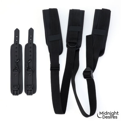 MIDNIGHT DESIRES - SET DE RESTRICCIONES CON SUJECIÓN PARA EL CUELLO