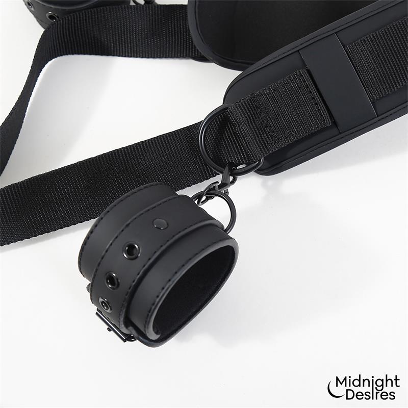 MIDNIGHT DESIRES - SET DE RESTRICCIONES CON SUJECIÓN PARA EL CUELLO
