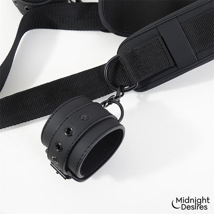 MIDNIGHT DESIRES - SET DE RESTRICCIONES CON SUJECIÓN PARA EL CUELLO