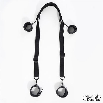 MIDNIGHT DESIRES - SET DE RESTRICCIONES CON SUJECIÓN PARA EL CUELLO
